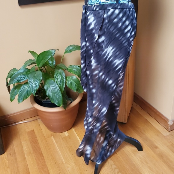 EXPRESS BLACK & WHITE HIGH LOW WRAP SKIRT! - Picture 5 of 8